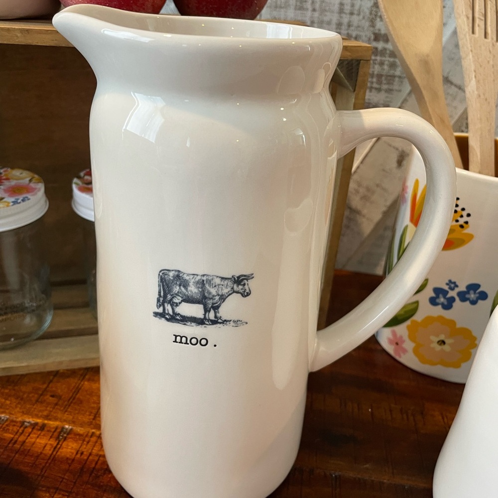 Retired Rae Dunn Moo Pitcher. HTF OG. In Excellent condition. - Picture 3 of 8